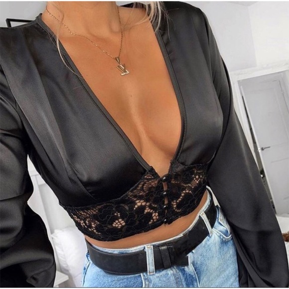 Tops - Only 1 left!! Black Crop Top
